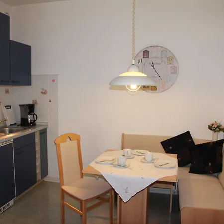 Scharf Baumwurzelpfad Apartment
